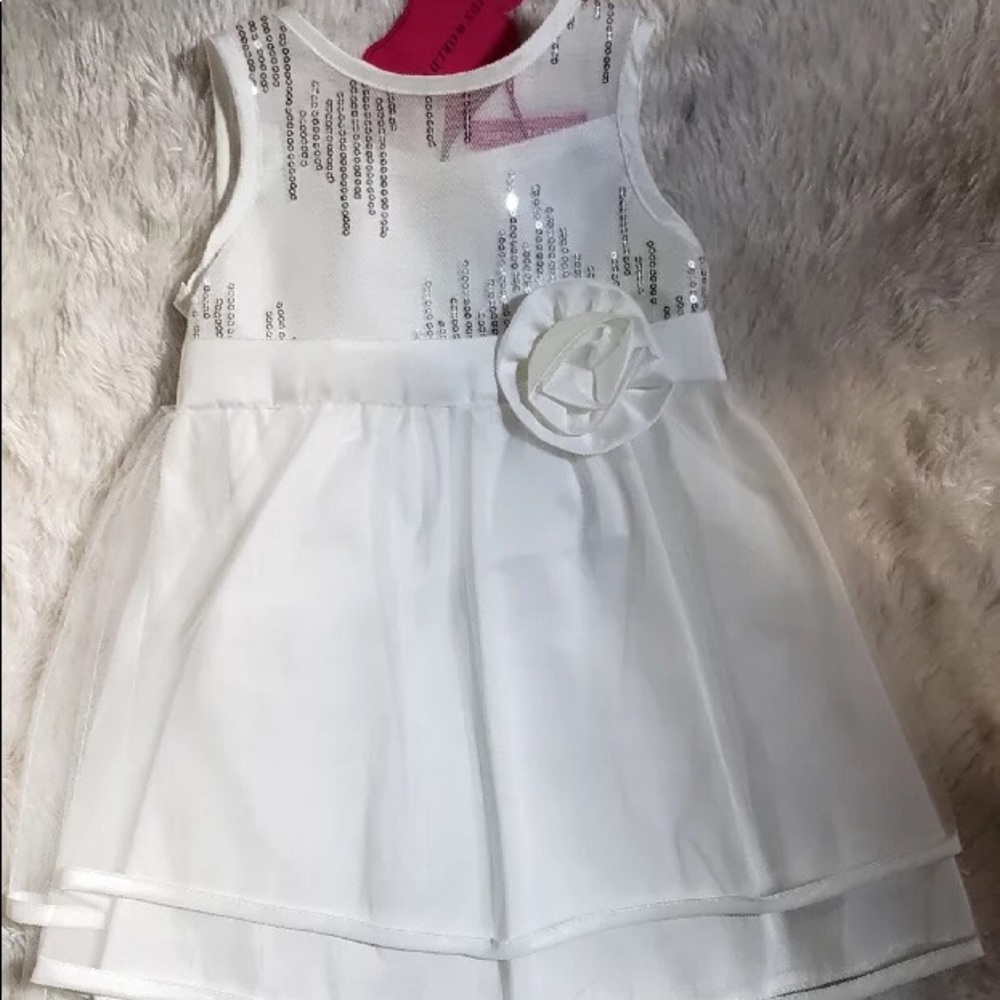 NWT White dress with rosette